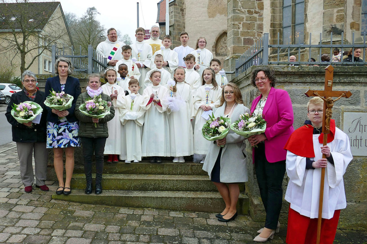 Feier der 1. Heiligen Kommunion in St. Crescentius